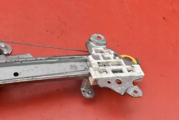 Elevador de Vidro Esquerdo Nissan Micra 2017-2021 OEM 80730-5FA1A image 8