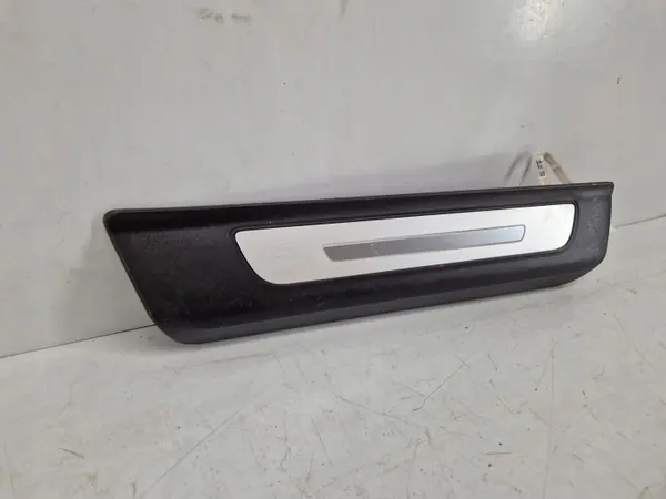 Audi RSQ8 Q8 Oikea taka valaistu kynnyssuojus image 3