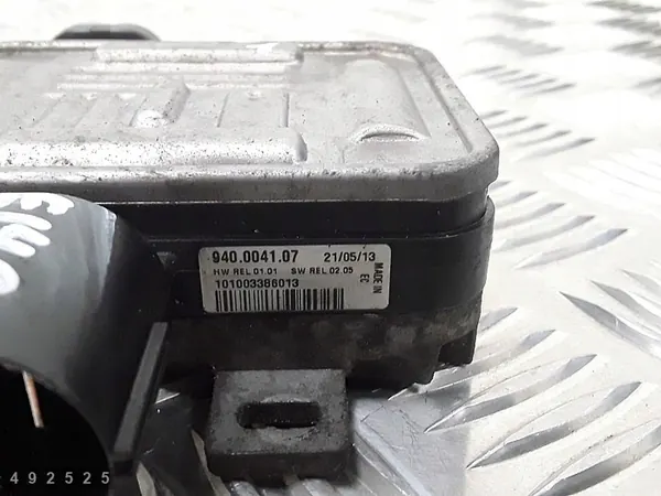 Relé Ford Galaxy 2013 940004107 DEFECT image 3