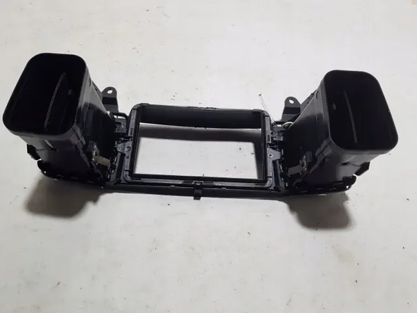 Grille d'aération OEM A1668300654 Mercedes ML W166 image 8