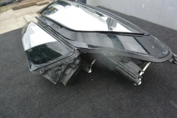 FARO ESQUERDO SKODA KODIAQ 566941015B H7 LED image 4