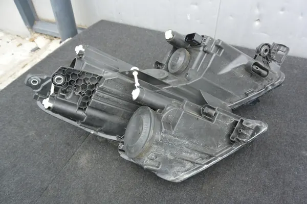 FARO ESQUERDO SKODA KODIAQ 566941015B H7 LED image 9