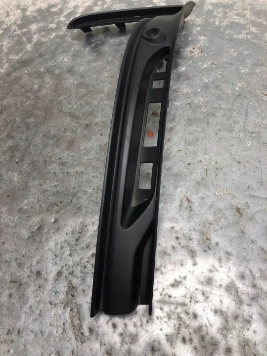 OEM 83F807834C Takapuskurin Oikea Lista Audi RS Q3 image 3