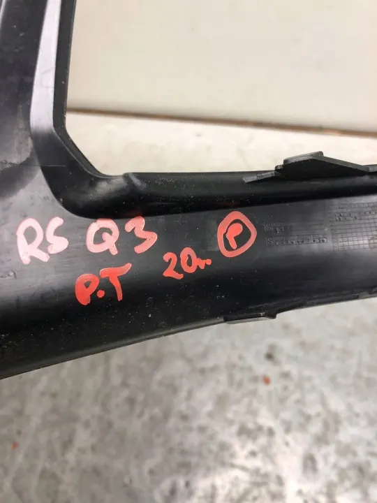 OEM 83F807834C Takapuskurin Oikea Lista Audi RS Q3 image 7