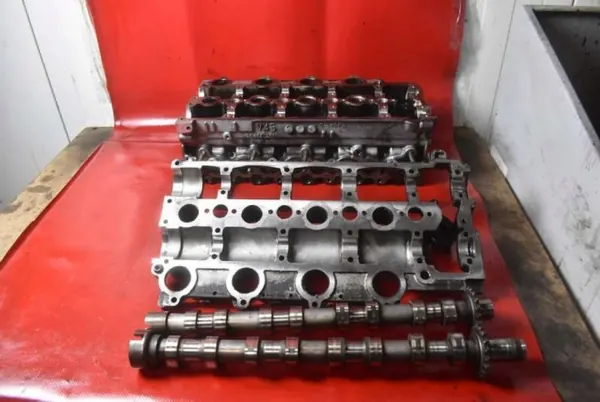9641752610 Sylinterikansi Ford Focus C-Maxille image 9