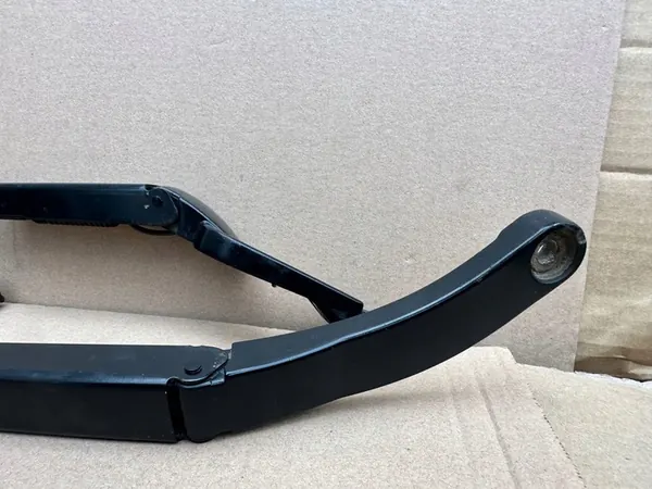 AUDI A6 C6 Wiper Arms Set Front 4F1955409 4F1955410 image 3