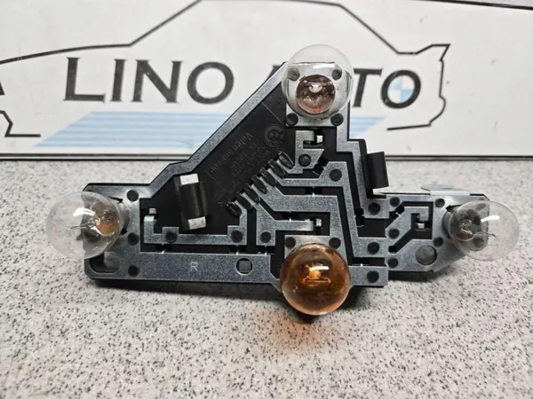 Conector Luz Traseira BMW OEM 0391700 - Usado image 3