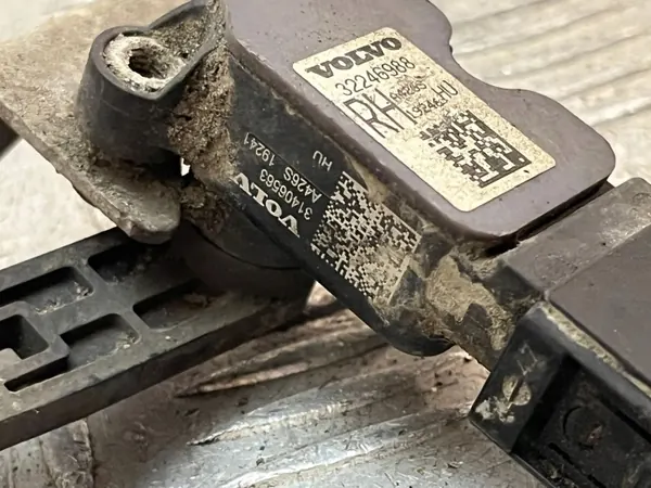 Volvo OE 32246988 Bakluftfjädringsnivåsensor image 3