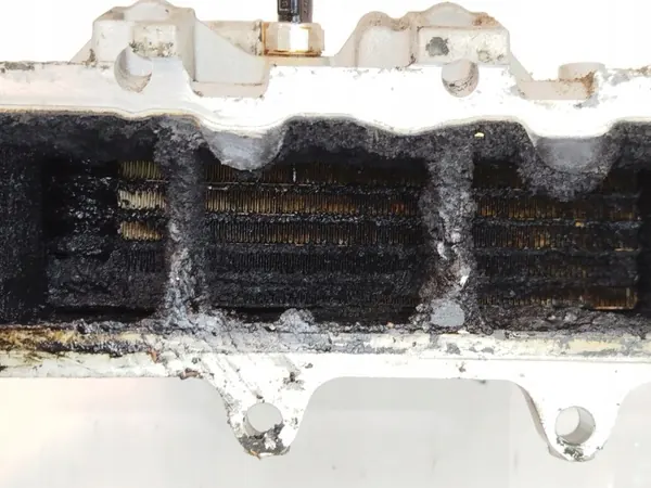 Intercooler OEM 04L129766AQ para VW Passat B8 image 3