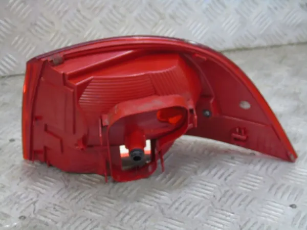 Luz Trasera Izquierda VW Touareg II 7P6945095F image 3