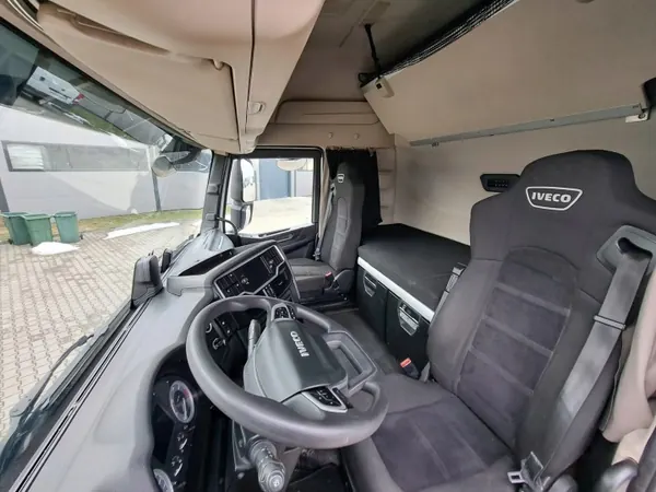 Cabine de couchage complète Iveco OE pour S-Way 2020 image 10