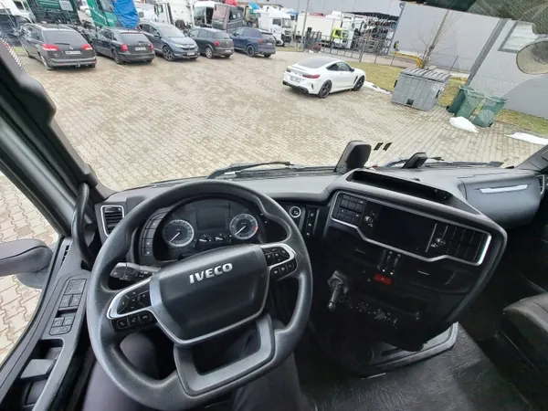 Cabine de couchage complète Iveco OE pour S-Way 2020 image 9