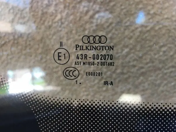 Audi Q7 4M Etutuuletin OEM 4M0845099G Aurinko image 4