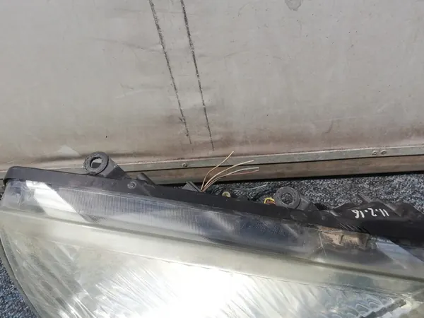 Hella 1EG 008 862-181 Farol Direito image 2