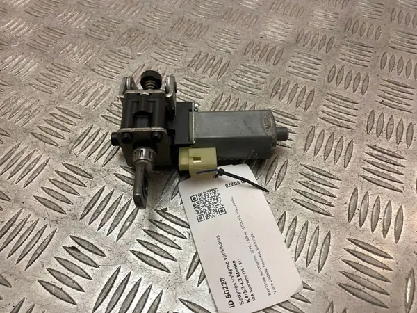 KIA Sportage Sitzmotor OEM 88683D9000 image 3
