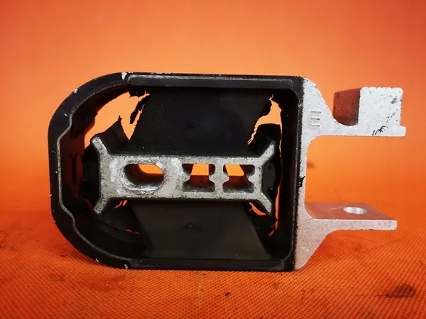 Volvo V40 T3 Motorhalterung 31359652 image 2