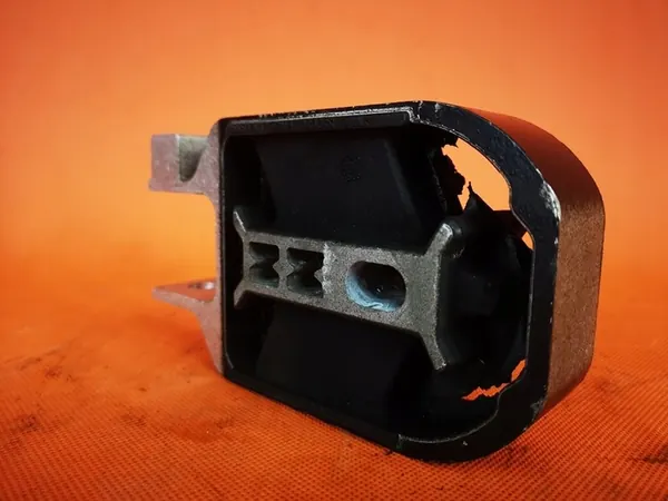 Volvo V40 T3 Motorhalterung 31359652 image 6