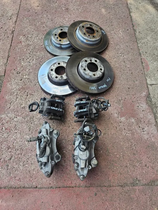BREMBO Jarrukokonaisuus: Levyt & Puristimet BMW F30 image 3