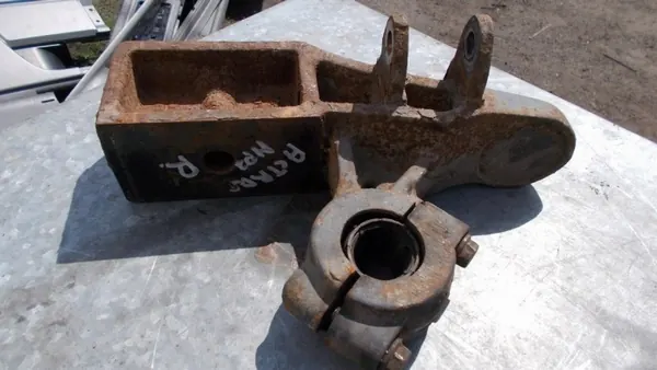 Support de base de ressort OEM 111147477 Mercedes Actros image 3