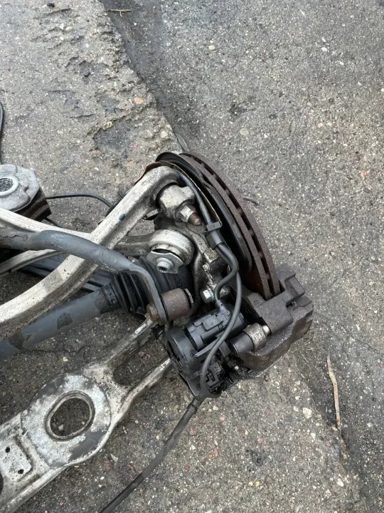 Mercedes C-klass W205 bakfjädring OEM 2053502500 image 8