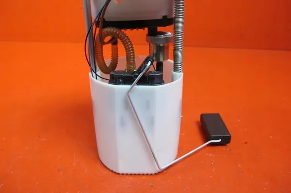 FIAT 500 LIFT 312 1.2 8V Brandstofpomp 52057721 image 3