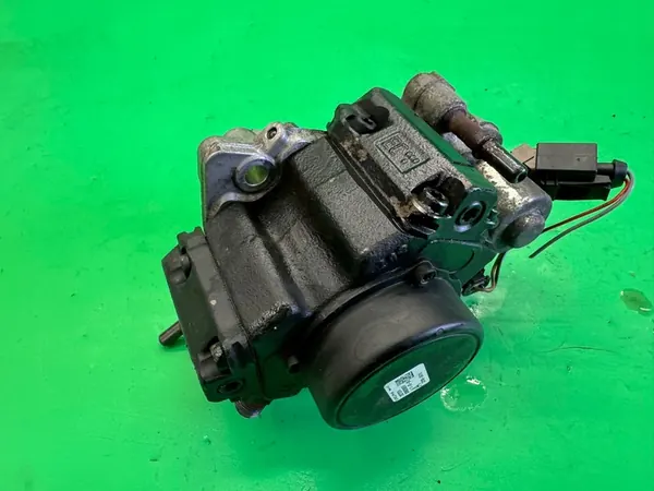 Hochdruckkraftstoffpumpe 33100-2A710 Hyundai i20 I 1.4 CRDI image 9