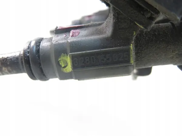 Rampe de carburant Audi A4 1.8 T, 06B133551B image 3