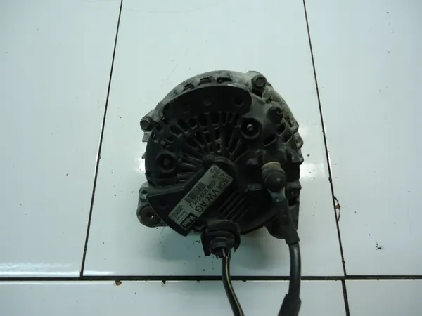 AUDI A4 B8 A5 8T 3.0 TDI Vaihtovirtageneraattori image 3