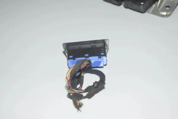 Interruptor de porta-malas OEM 9275119 para BMW X5 F15 image 8