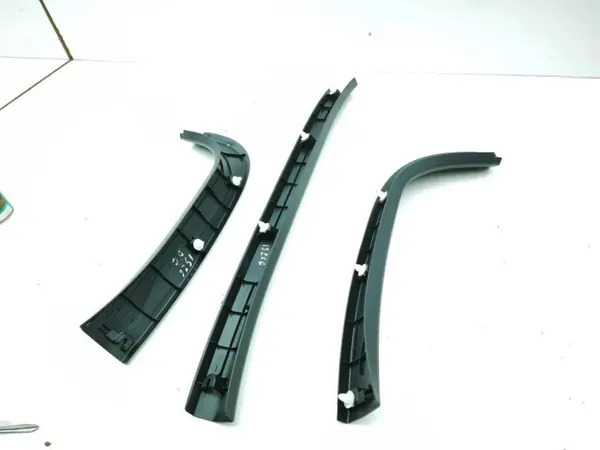 Toyota Prius 2016 Tapacubos maletero OEM 6479047060 image 5