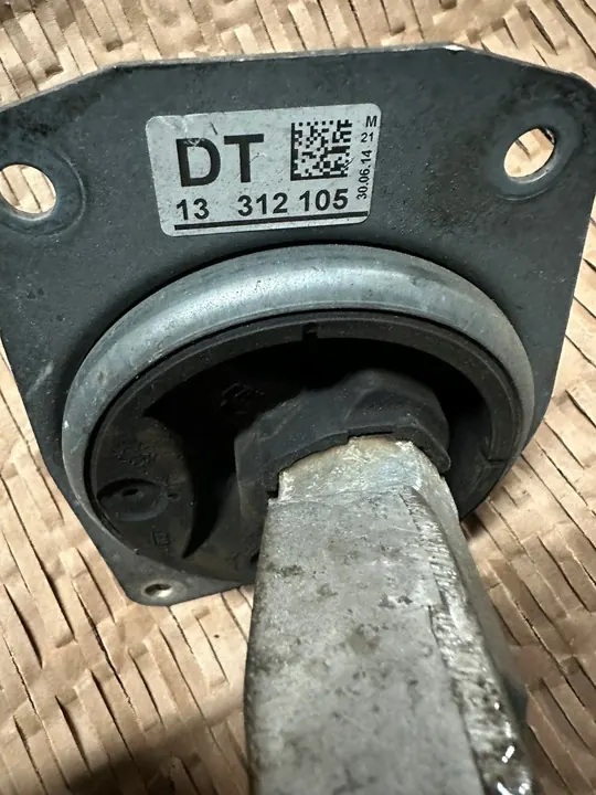 Cuscinetto supporto motore Opel Insignia A Lift 1.6T 13312105 image 2