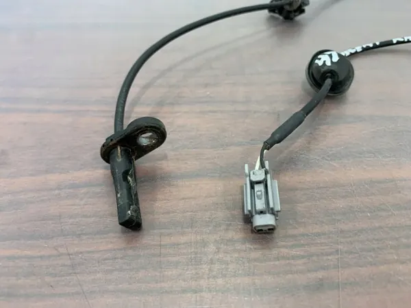 ABS-sensor OEM 27540XC00B Voor Links Subaru Ascent image 3