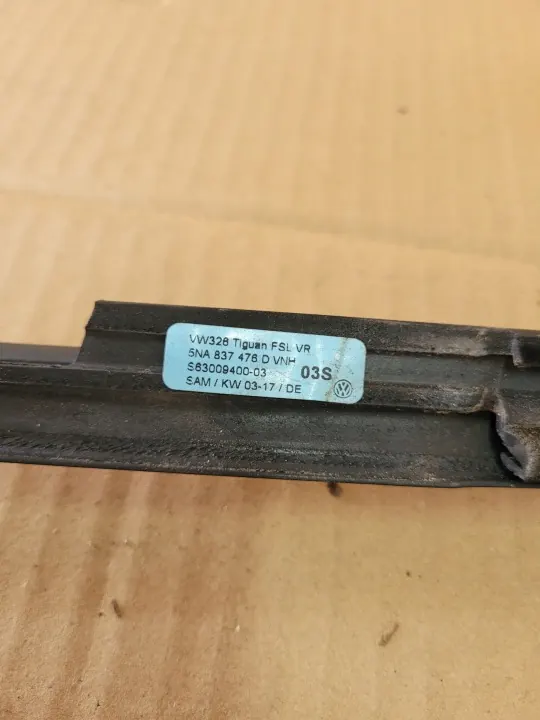 OEM 5NA837476D Raspador Puerta Izquierda Delantera VW Tiguan II image 3