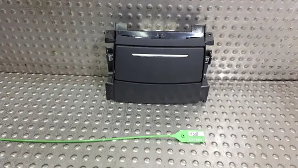 Cendrier OEM 4H0864051B Prise 12V pour Audi A8 D4 image 2