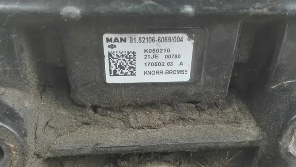 Soupape Modulateur EBS Arrière OEM 81.52106-6069 MAN TGX image 3