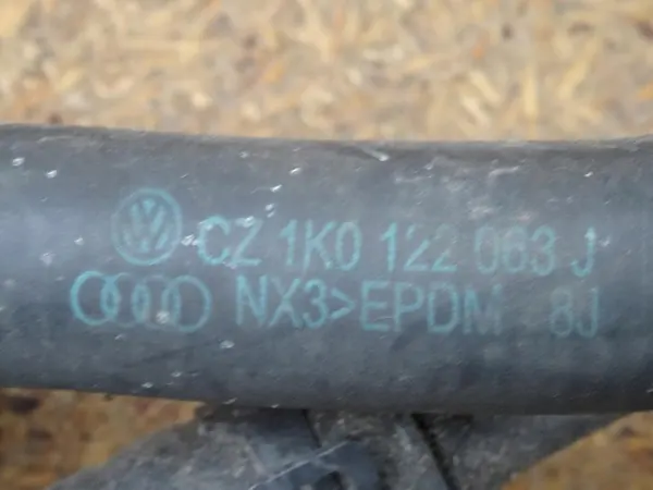 A3 8P GOLF VI 2.0 TFSI Vesijohdot 1K0121070BD image 3