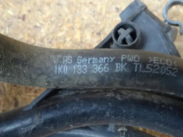 A3 8P GOLF VI 2.0 TFSI Vesijohdot 1K0121070BD image 4