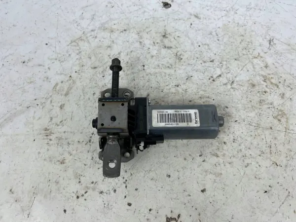 Motor de asiento Porsche Macan OEM D359300 - Usado image 2