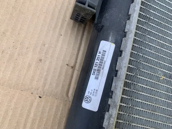 Radiador de agua Golf VI Leon II A3 8P TT OEM 5K0121251H image 2