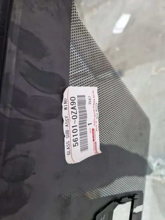 Toyota OE 56101-0ZA90 Voorruit met Verwarming & Camera image 4
