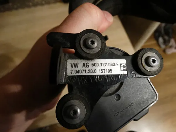 Volkswagen Pump för Audi Seat Skoda OE 5C0122063E 5C0965561 image 3