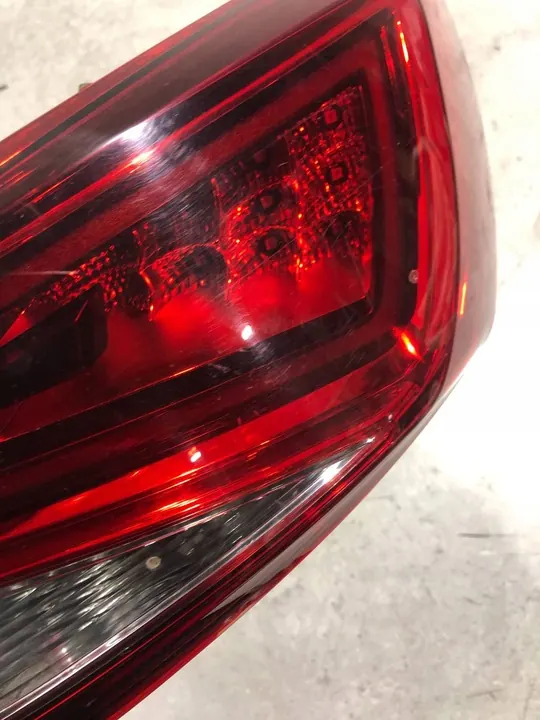 Luz Trasera Derecha Seat Leon III Hatchback 5F0945208C image 3