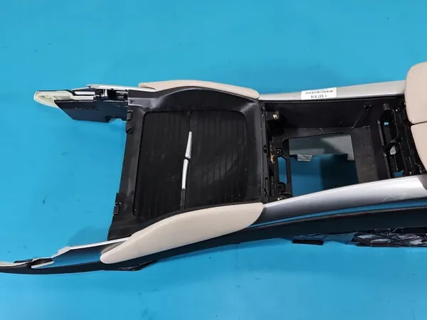 Accoudoir tunnel OEM 5289498 pour BMW X6 E71 2010-2014 image 7