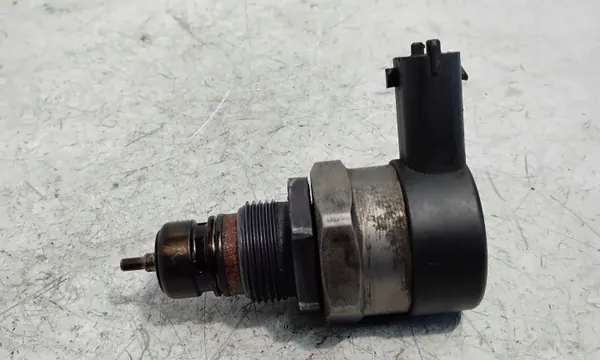 Régulateur Pression Carburant Renault OEM 0281002800 image 3