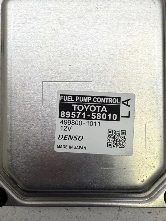Contrôleur pompe à carburant OEM 8957158010 Lexus RX image 3