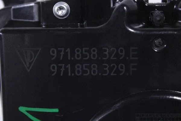 Porsche Panamera 971 Armsteun Compartment + USB Poort 971858329E image 5