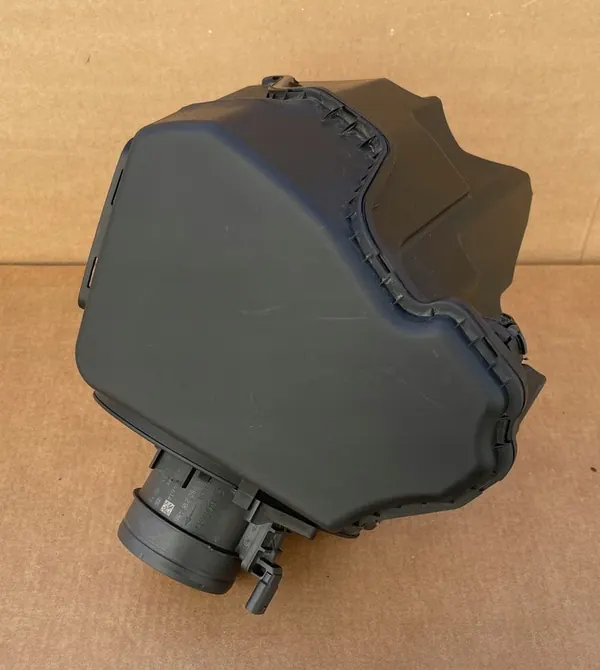 Ilmansuodattimen kotelo Audi A6 C8 2.0 TDI OEM image 3