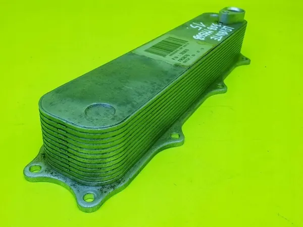 Arrefecedor de óleo Maserati OEM 303876 - Usado image 3