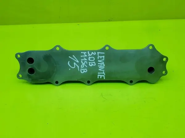 Arrefecedor de óleo Maserati OEM 303876 - Usado image 7