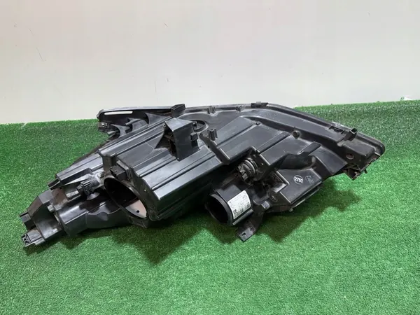 Oikea etuvalaisin OPEL ZAFIRA C Bi-Xenon image 10